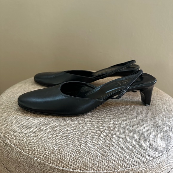 Gucci Black Heeled Shoes Classic Elegance - Picture 2 of 6